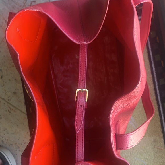 TORY BURCH CHERRY RED MICHELLE TOTE BAG - Picture 12 of 15